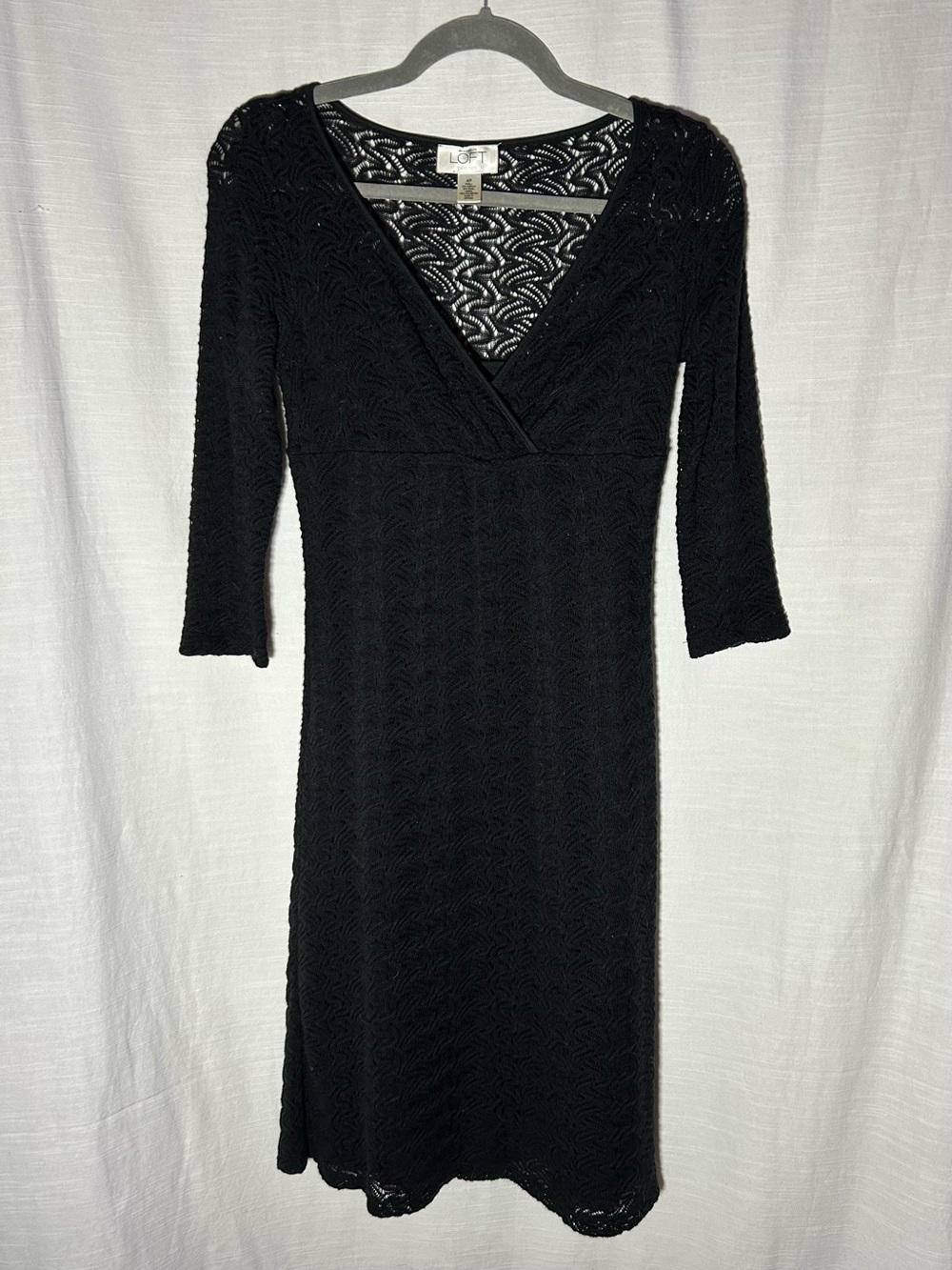 LOFT Black Lace V‑Neck Long Sleeve Midi Dress